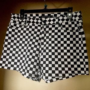 Checkered stretchy jeans shorts